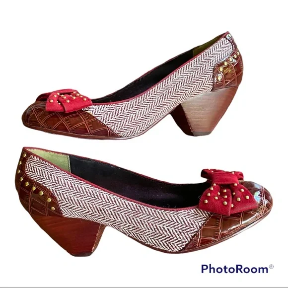 Poetic License heels with bow detail - Picture 4 of 14